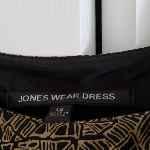 Dress - Picture 3 of 6